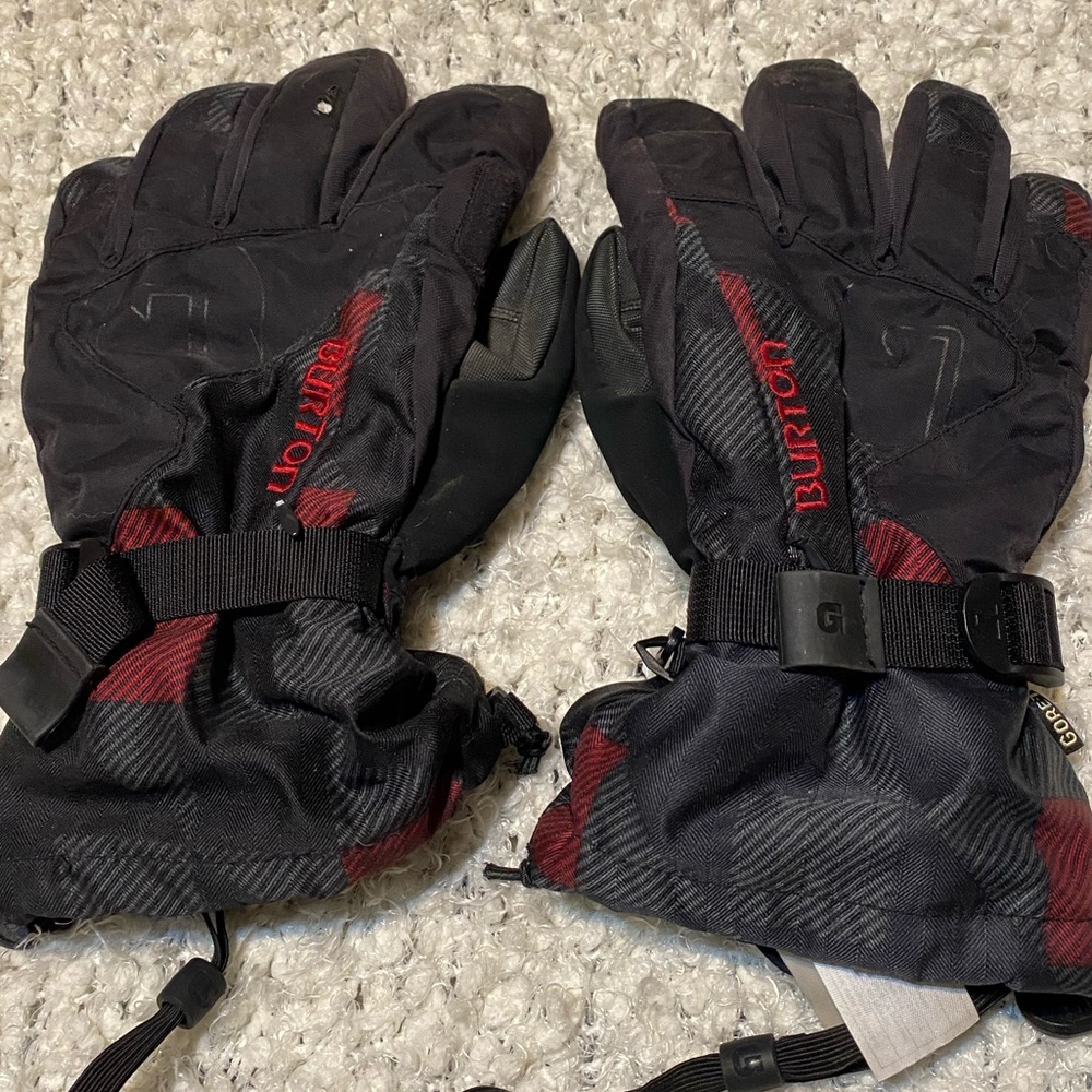 Burton Black and Red Plaid Snowboarding Gloves